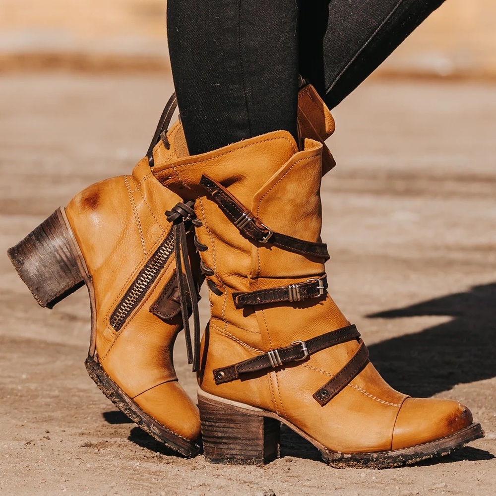 FREEBIRD by Steven Boots Tan Cora Size 10